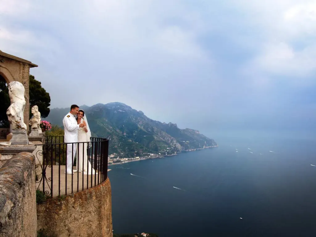 Bride and groom at Villa Cimbrone in Ravello