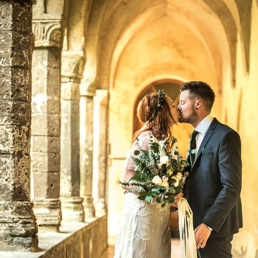 Wedding ceremony in the Cloister of San Francesco in Sorrento