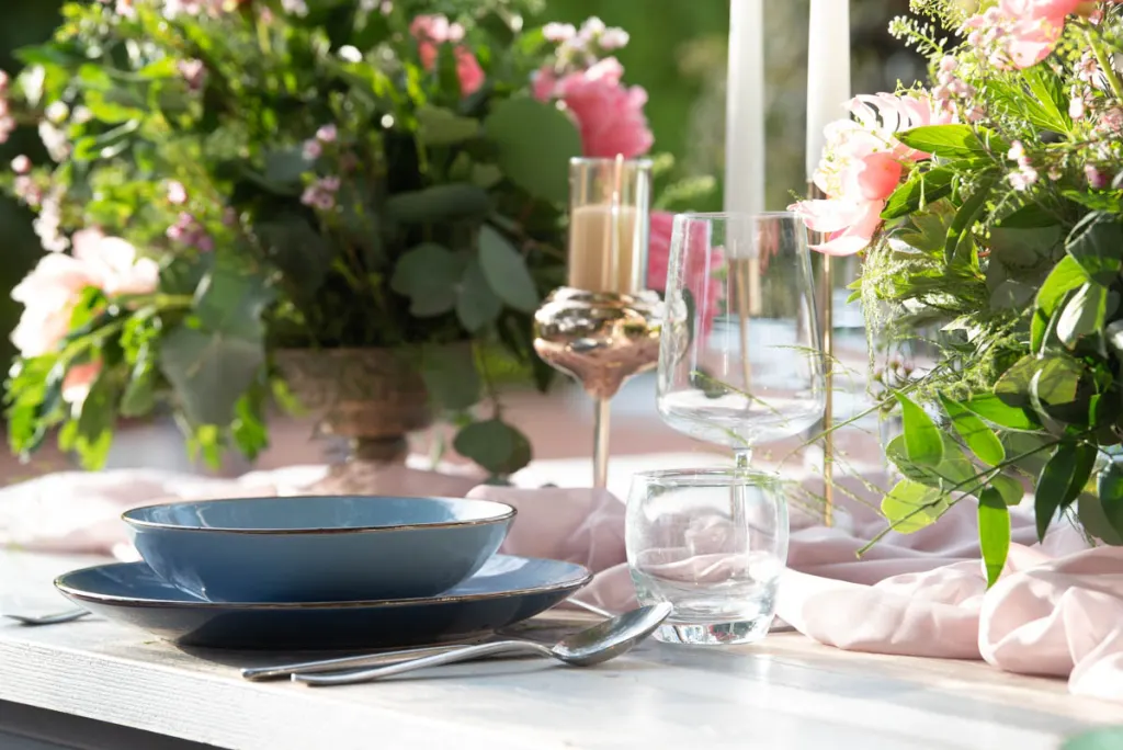 Elegant banquet table at a wedding in Puglia