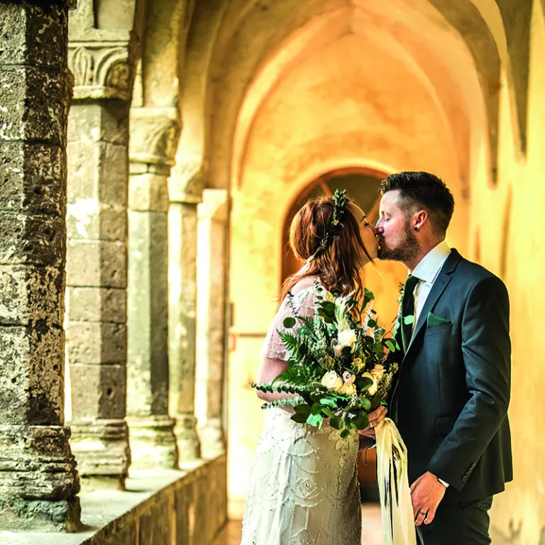 Newlyweds in the Cloister of San Francesco in Sorrento